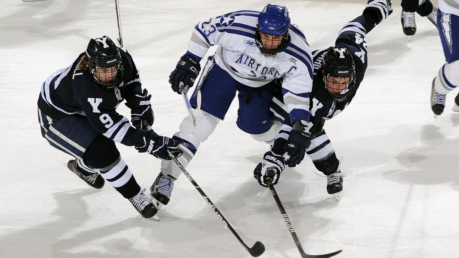 火箭赛后开展分组复盘讨论明确提升方向，火箭队复赛赛程